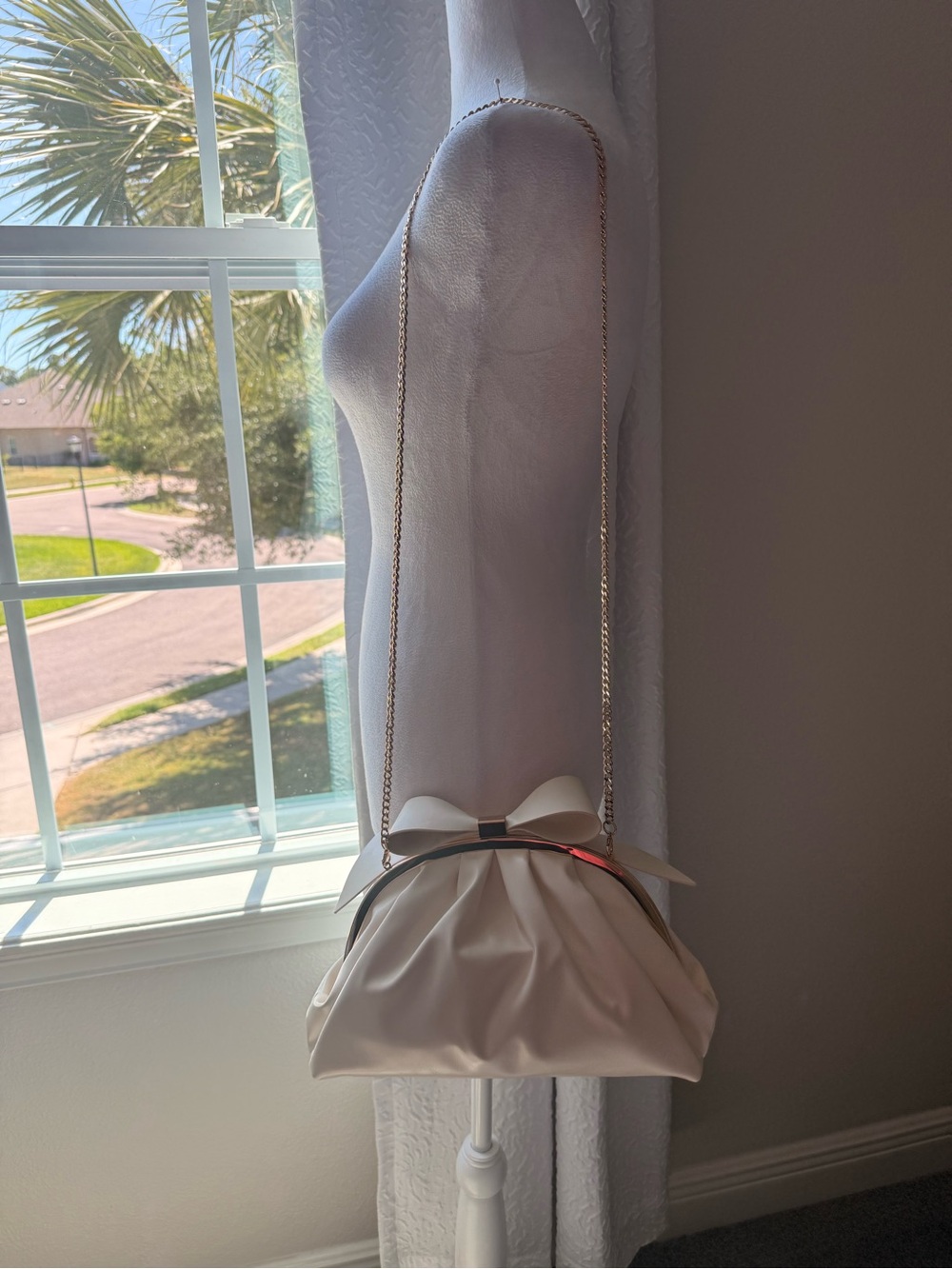 Badgley Mischka  Classy Bow Day/Evening Bag